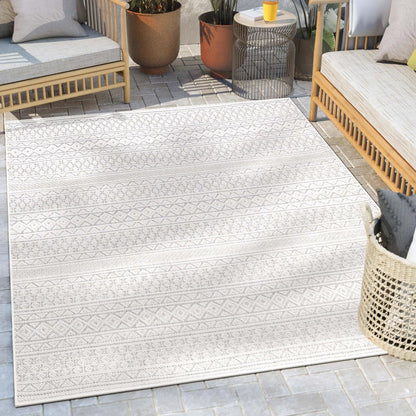 Arwen Tribal Indoor/Outdoor Grey Textured Rug Well Woven