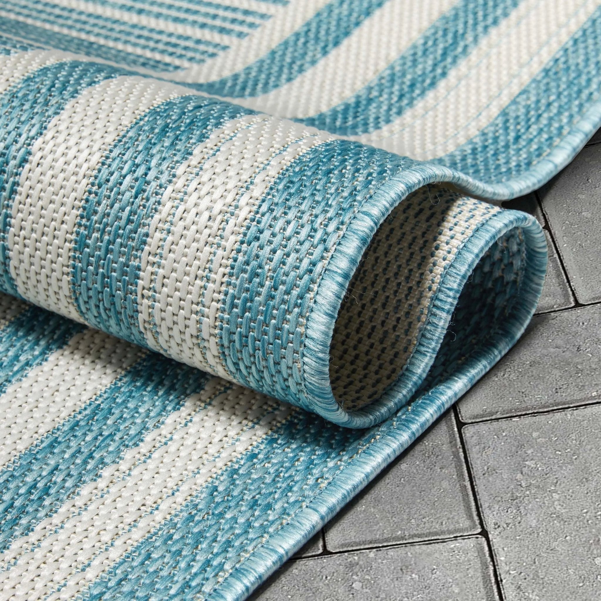 Frankie Modern Stripes Indoor/Outdoor Blue Textured Rug Well Woven
