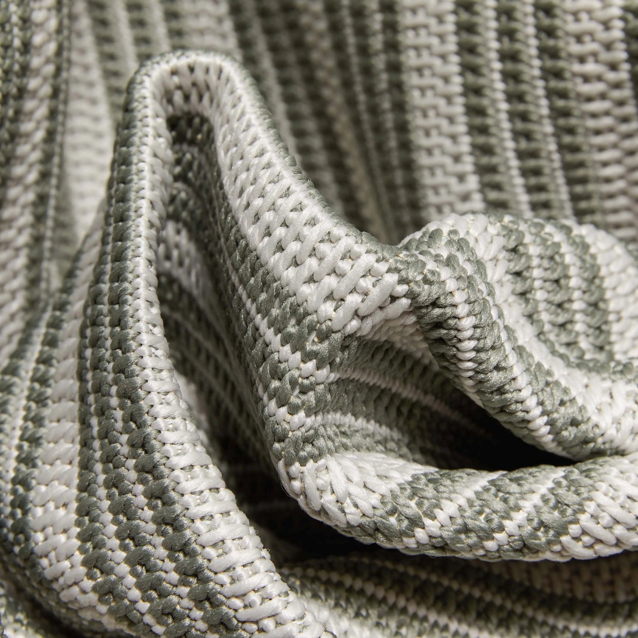 Frankie Modern Stripes Indoor/Outdoor Green Textured Rug Well Woven