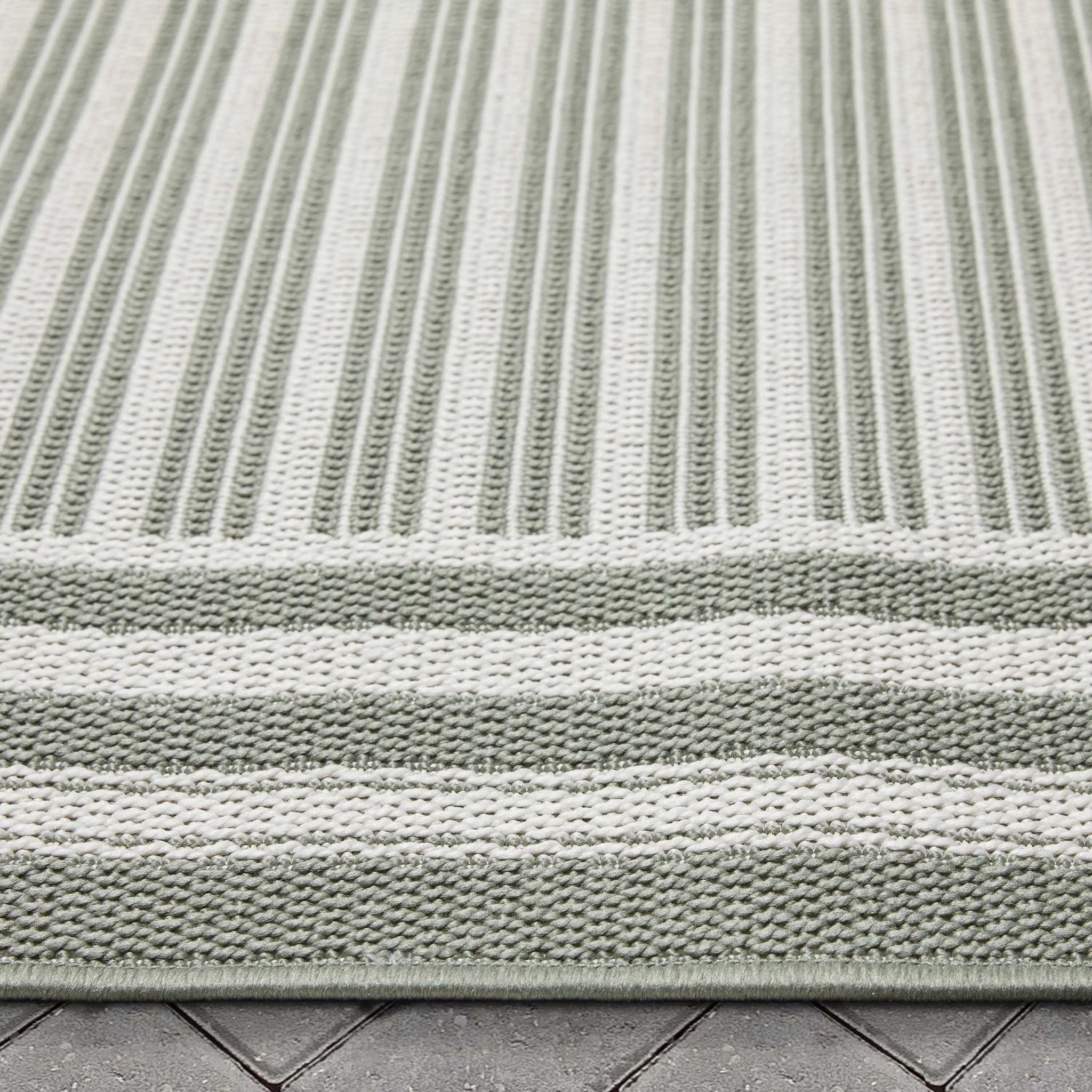 Frankie Modern Stripes Indoor/Outdoor Green Textured Rug Well Woven
