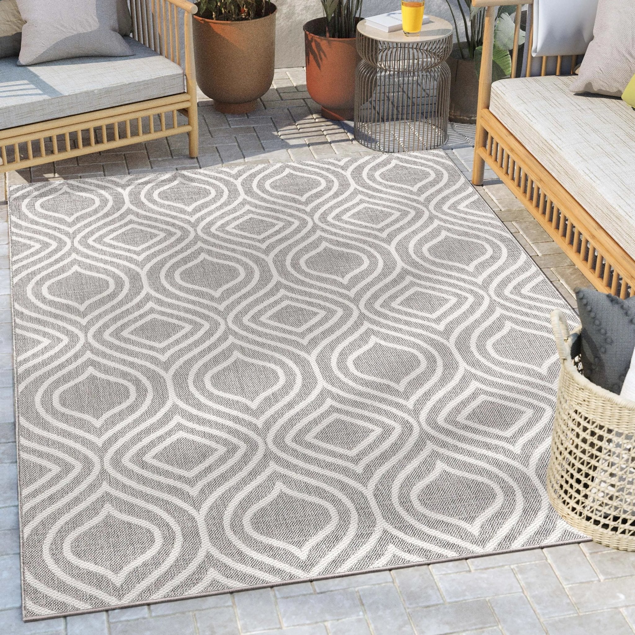 Ludo Lattice Trellis Indoor/Outdoor Grey Textured Rug Well Woven