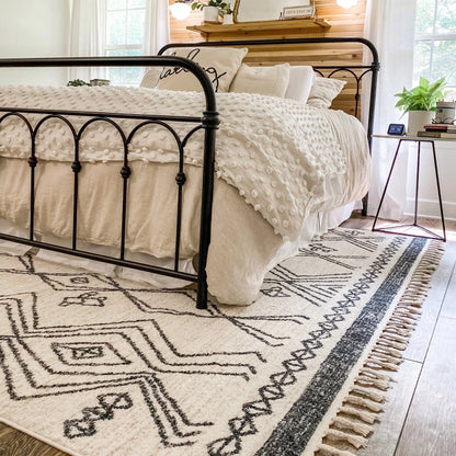 Darcy Modern Farmhouse Tribal Pattern Ivory Rug Well Woven