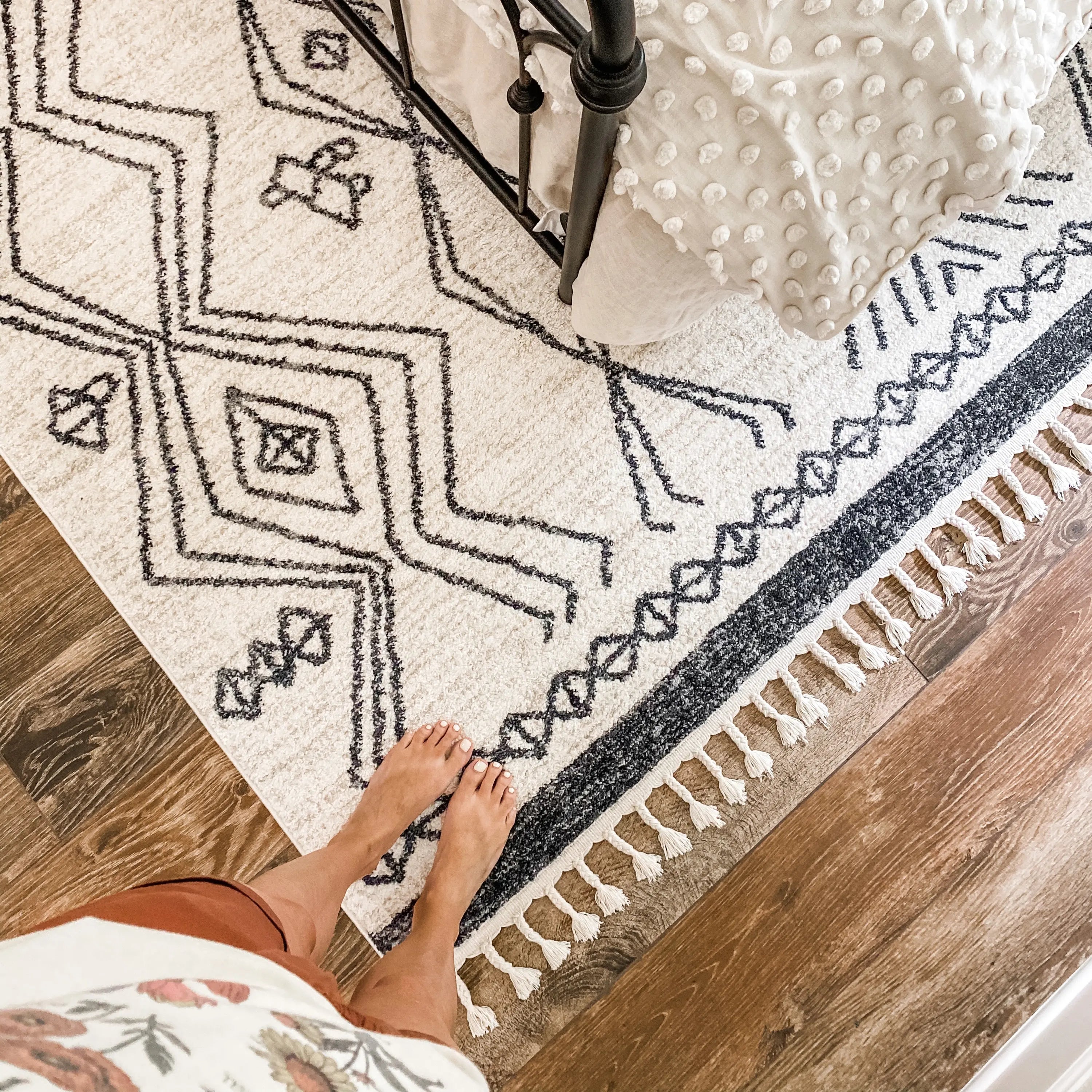 Darcy Modern Farmhouse Tribal Pattern Ivory Rug Well Woven