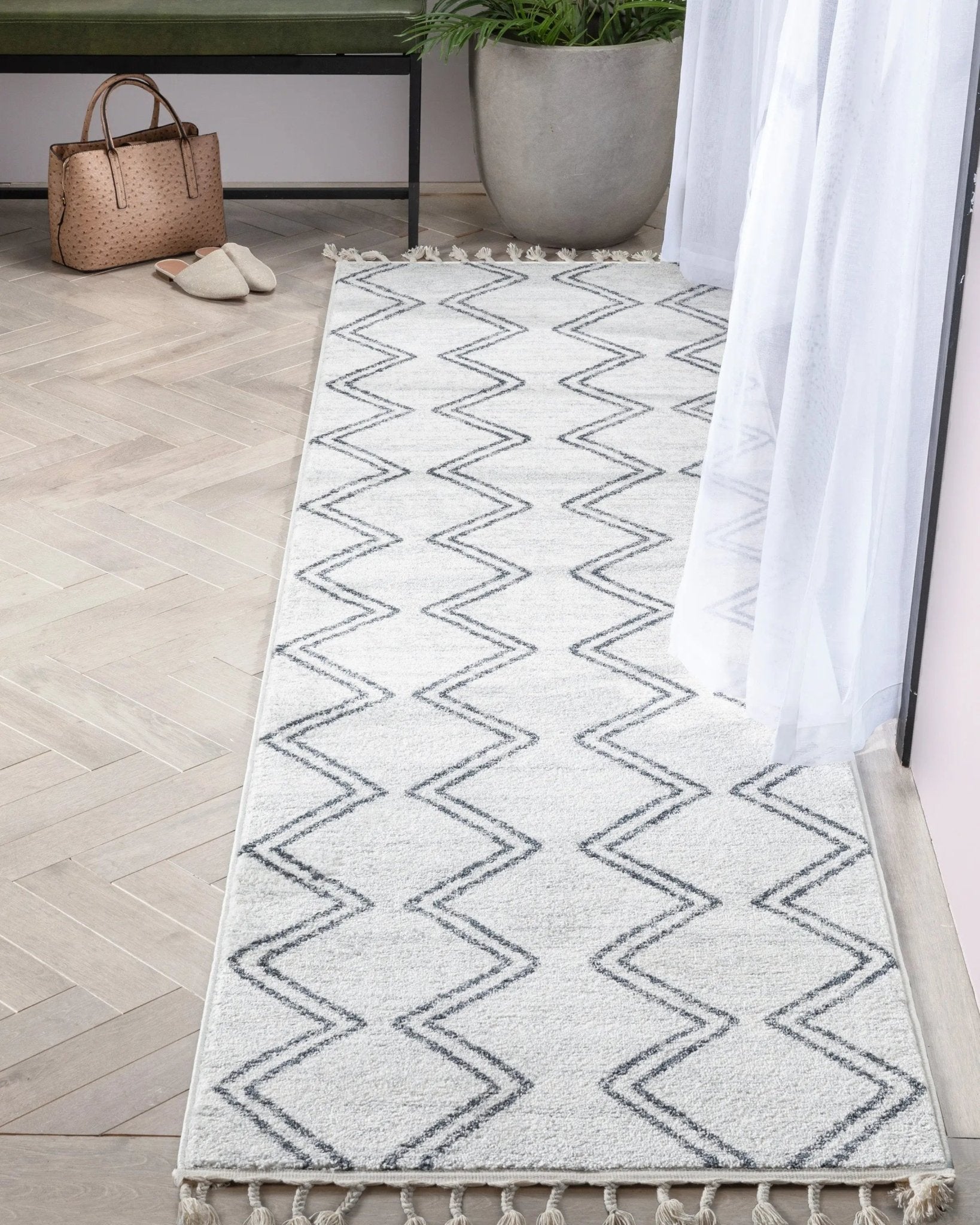 Reeve Modern Chevron Zig-Zag Grey Ivory Kids Rug Well Woven