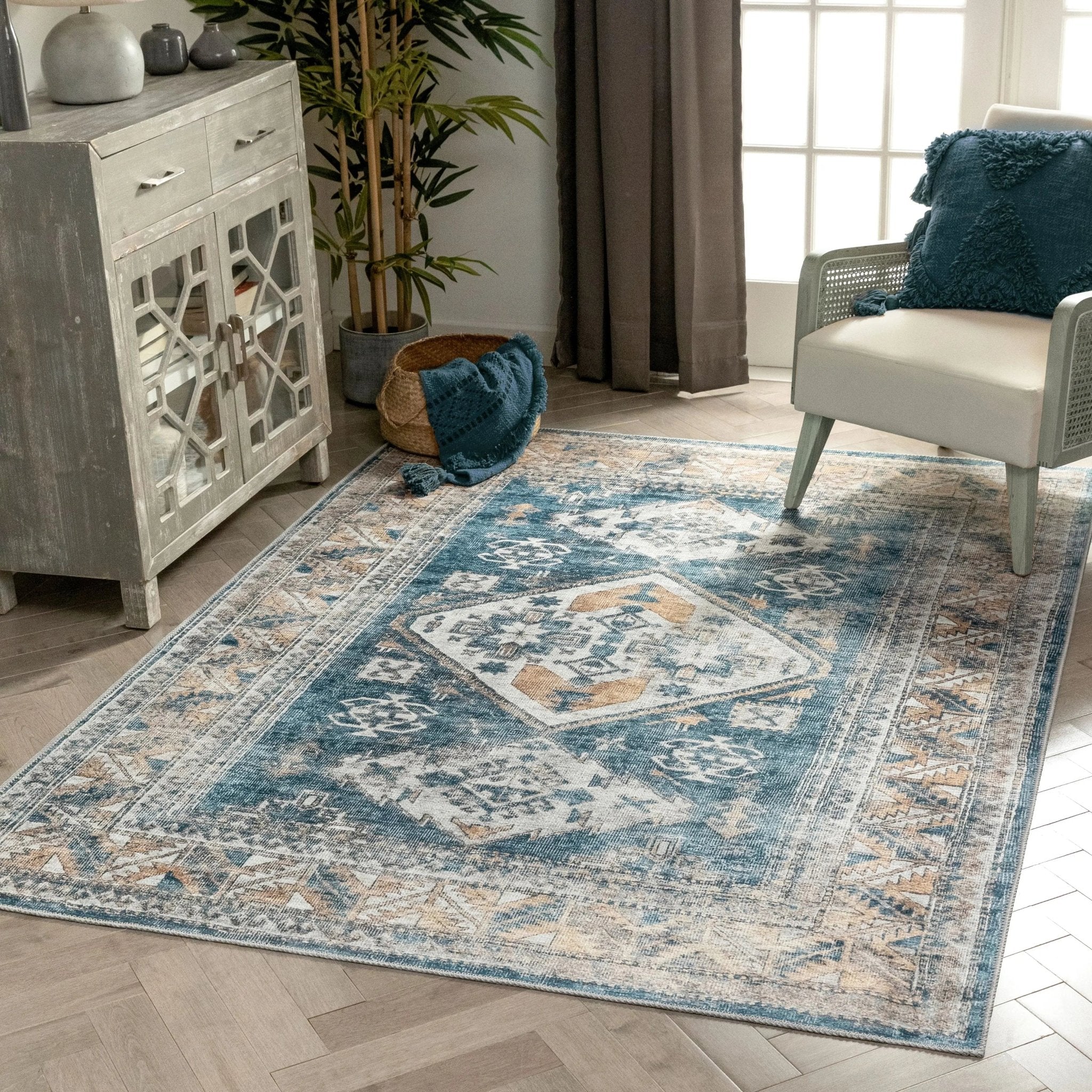 Habra Machine Washable Vintage Medallion Oriental Light Blue Flat-Weave Distressed Rug Well Woven