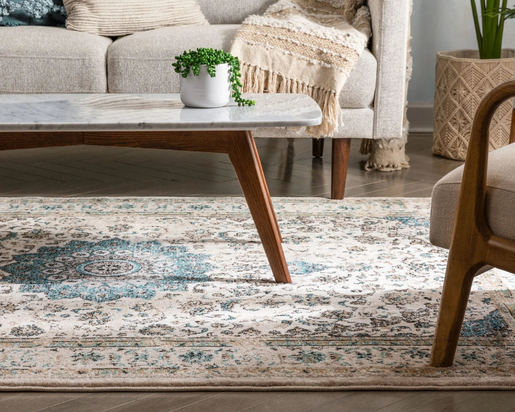 Mahal Beige Vintage Medallion Rug Well Woven