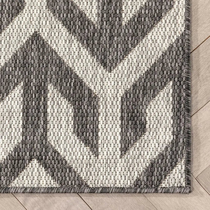 Atlantis Modern Geometric Black Indoor/Outdoor Rug Well Woven