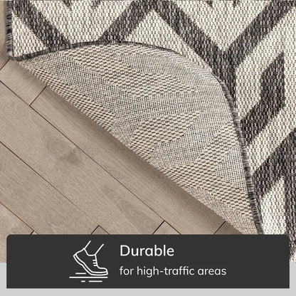 Atlantis Modern Geometric Black Indoor/Outdoor Rug Well Woven