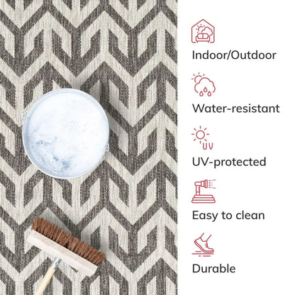 Atlantis Modern Geometric Black Indoor/Outdoor Rug Well Woven