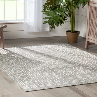 Anza Tribal Geometric Pattern Grey 5'3" x 7'3" Flat-Weave Indoor/Outdoor Rug Well Woven