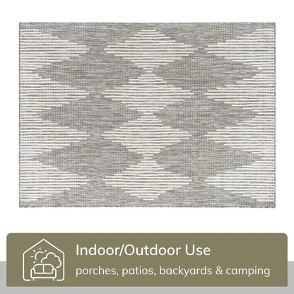 Kai Modern Chevron Pattern Grey 5'3" x 7'3" Flat-Weave Indoor/Outdoor Rug Well Woven