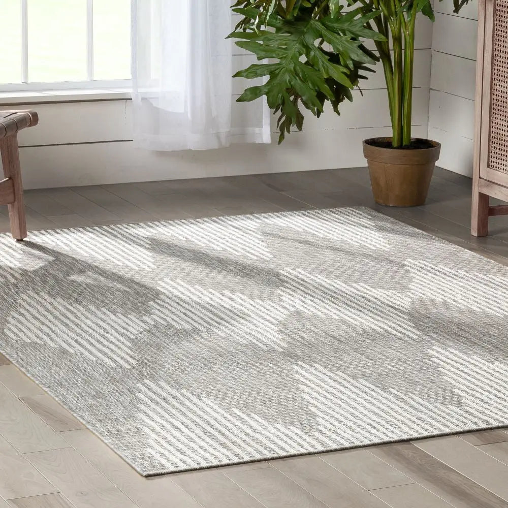 Kai Modern Chevron Pattern Grey 5'3" x 7'3" Flat-Weave Indoor/Outdoor Rug Well Woven