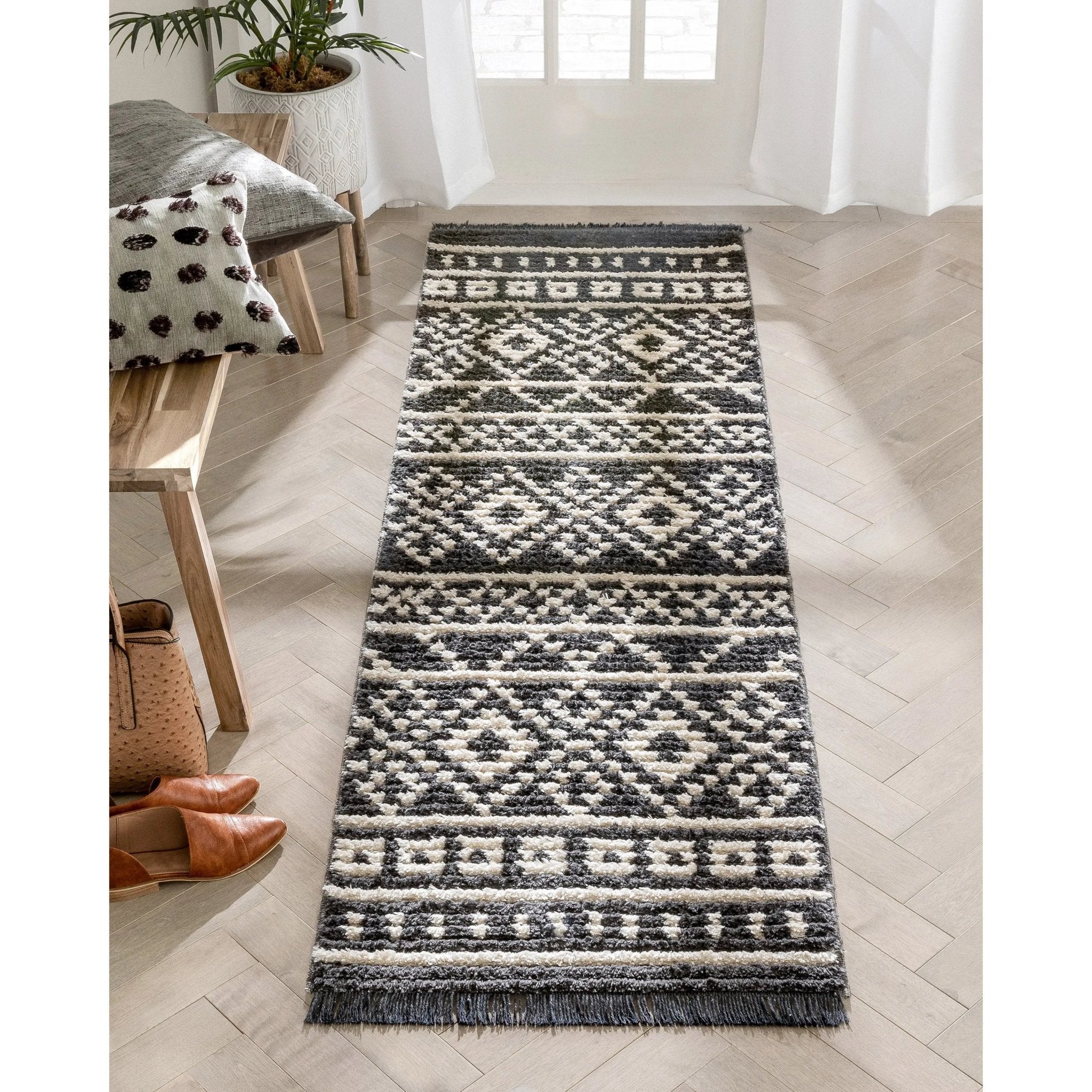 Nokomis Tribal Diamond Lattice Pattern Grey High-Low Textured Pile Rug Well Woven