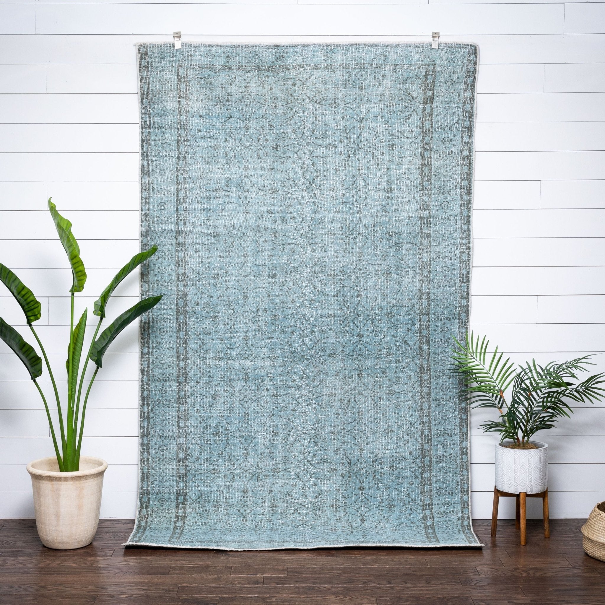 Ardin Light Blue Overdyed Floral Botanical Border Pattern One-of-a-Kind Handmade Wool Area Rug 5'6" x 9' Well Woven