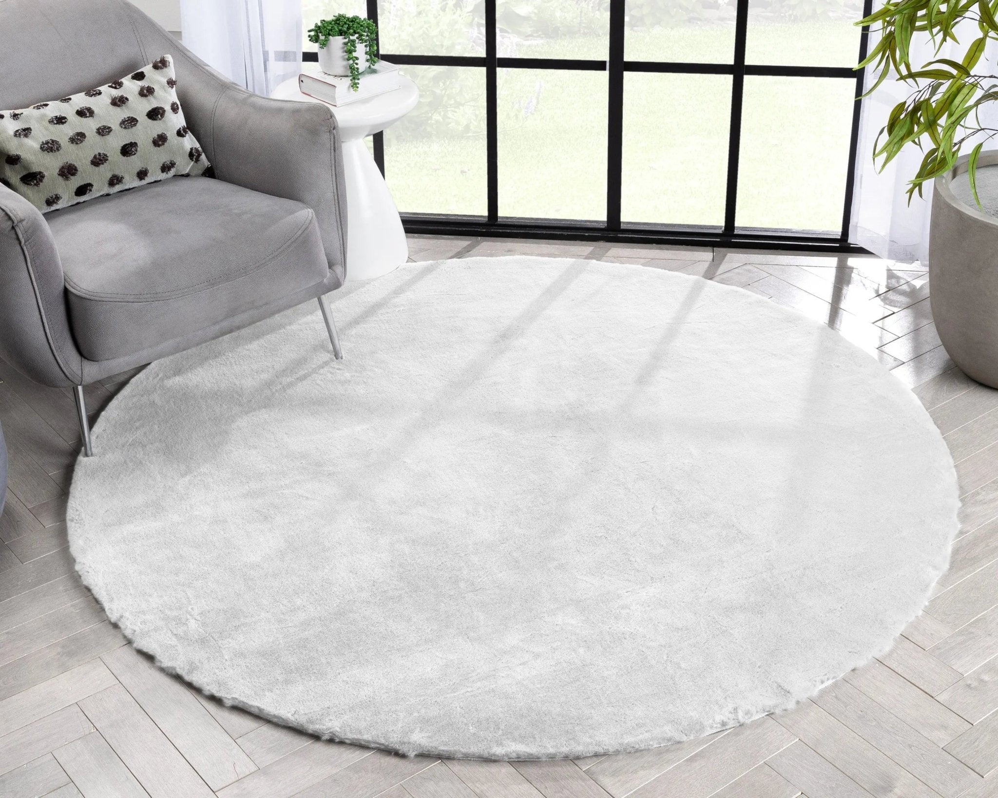 Crest Modern Glam Faux Fur Plush White Shag Rug Well Woven