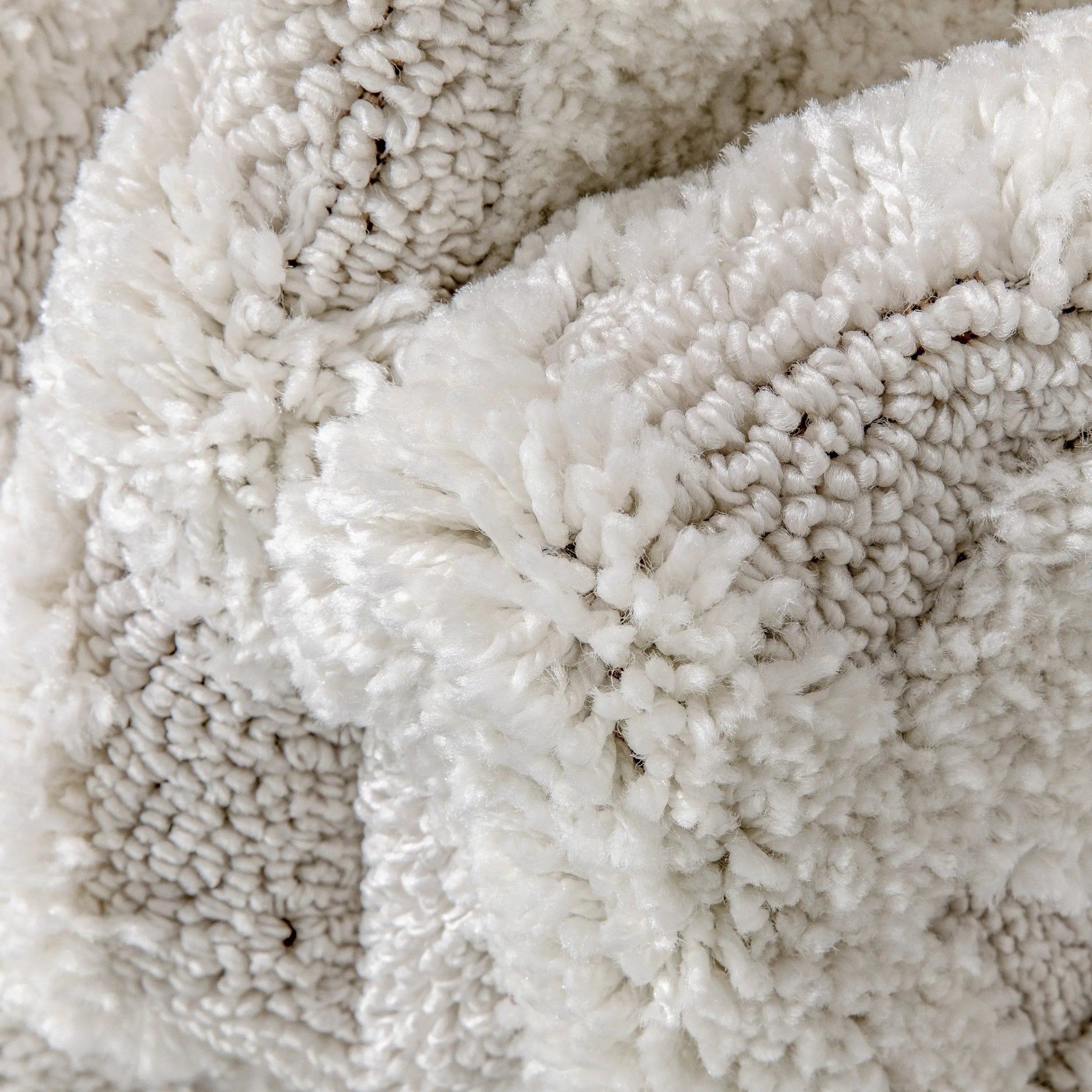 Austen Ivory Vintage Diamond Pattern Ivory Farmhouse Rug Well Woven