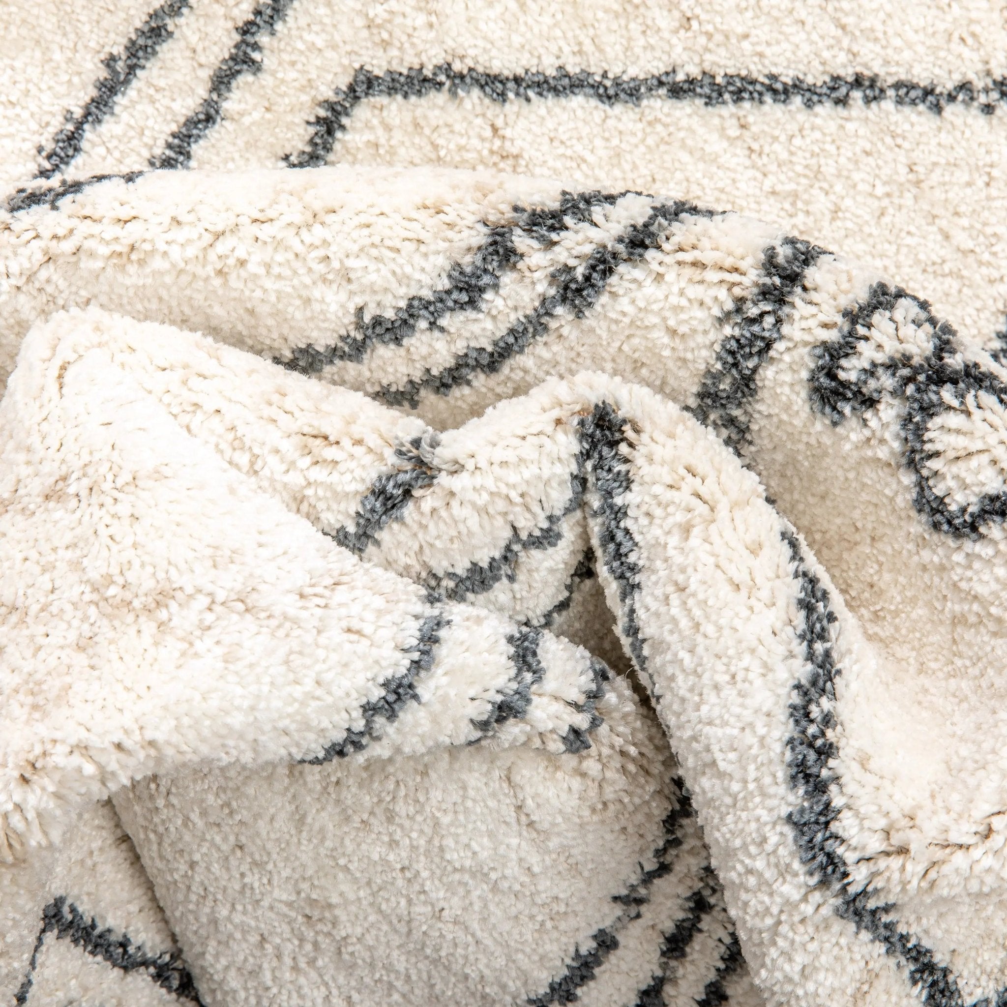 Darcy Modern Farmhouse Tribal Pattern Ivory Rug Well Woven