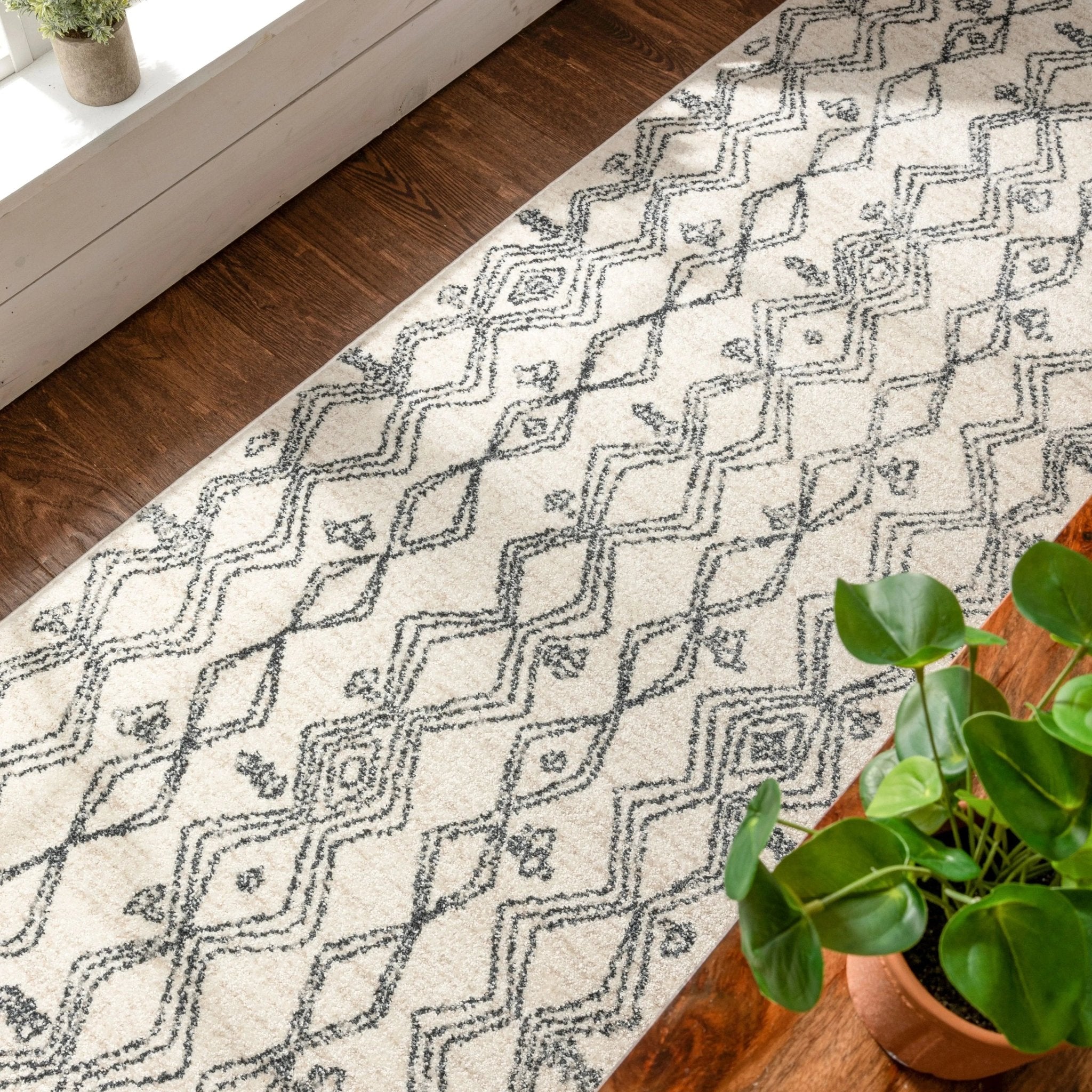 Darcy Modern Farmhouse Tribal Pattern Ivory Rug Well Woven