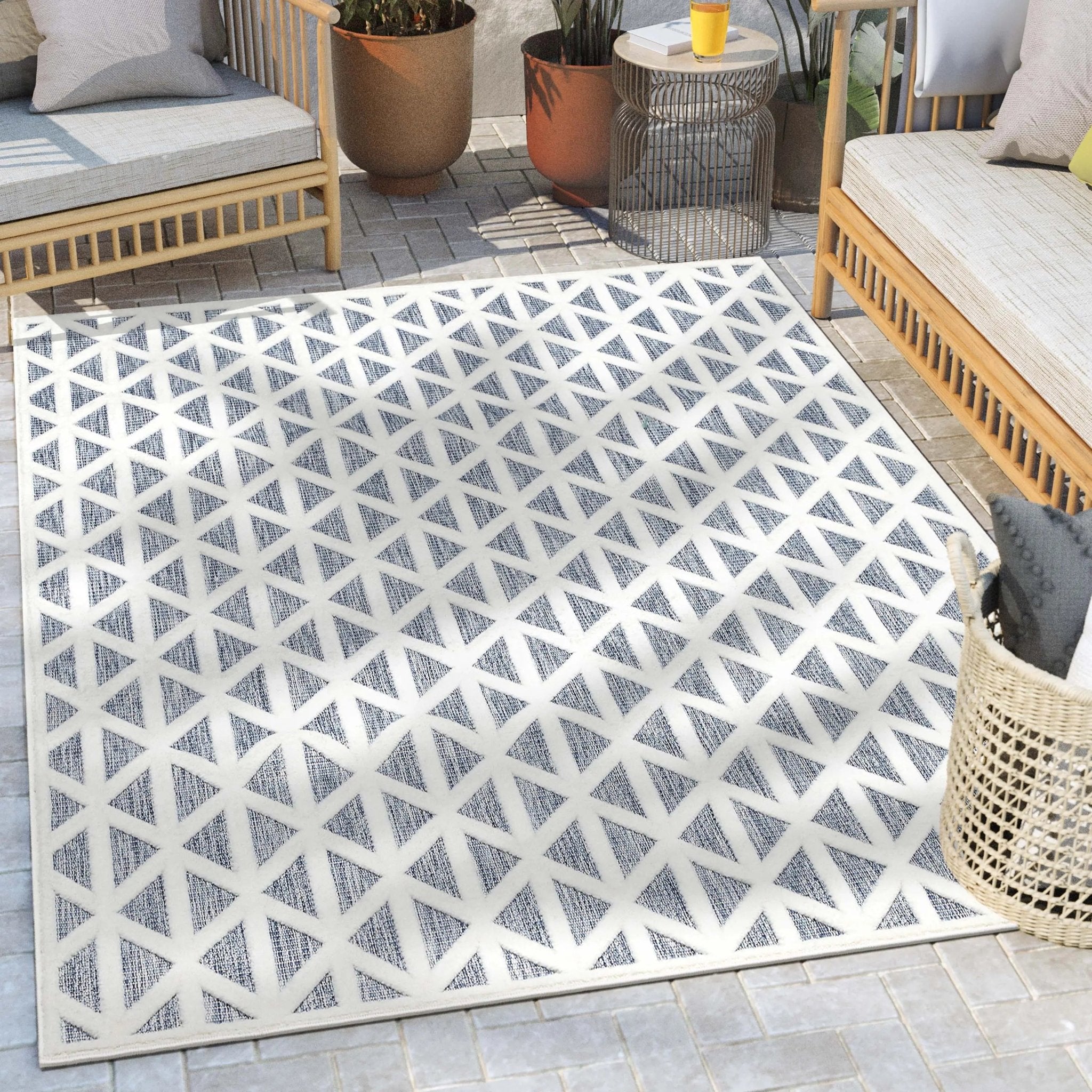 Ciel Modern Geometric Indoor/Outdoor Blue High-Low Rug Well Woven