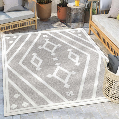 Mali Tribal Diamond Pattern Indoor/Outdoor Grey High-Low Rug Well Woven