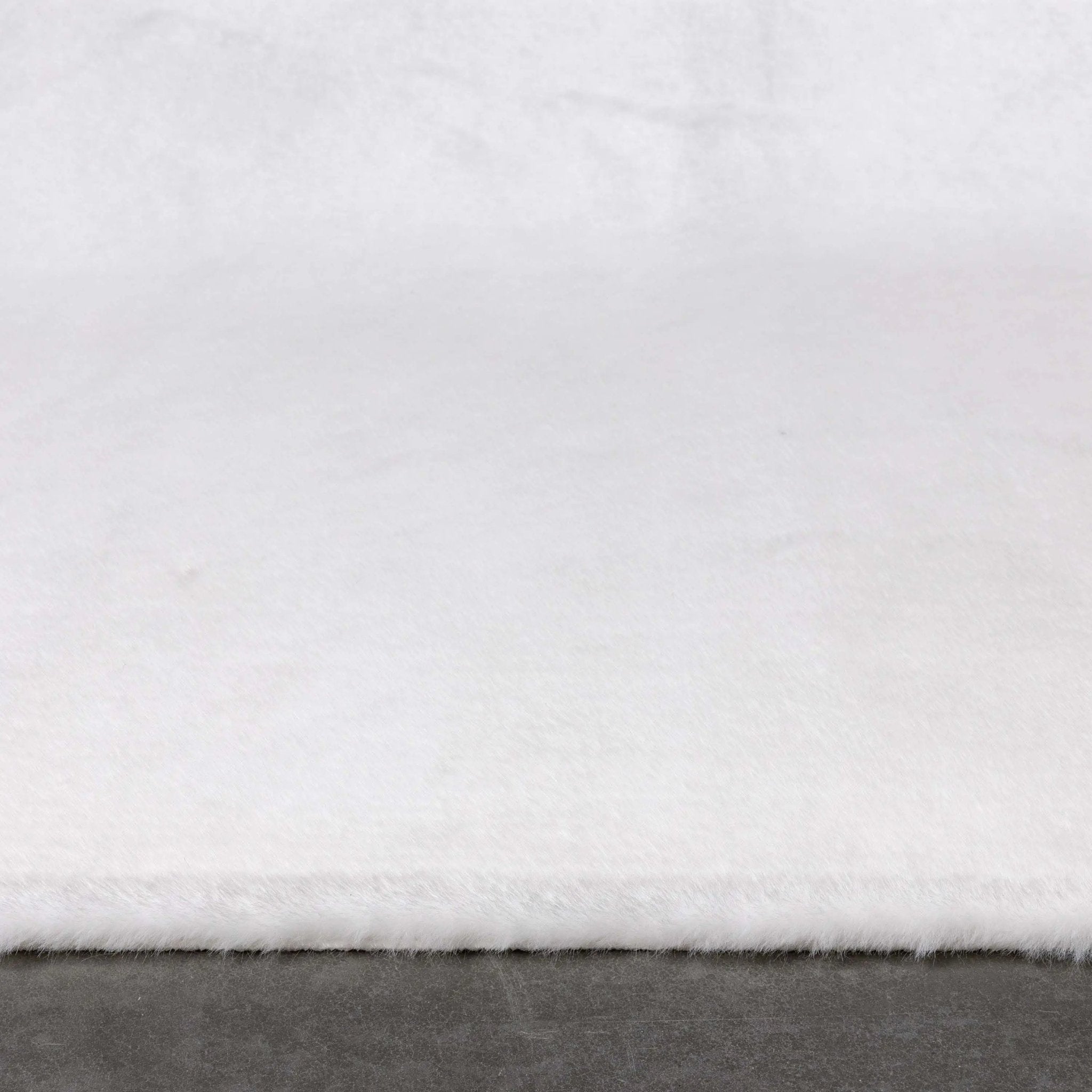 Crest Modern Glam Faux Fur Plush White Shag Rug Well Woven