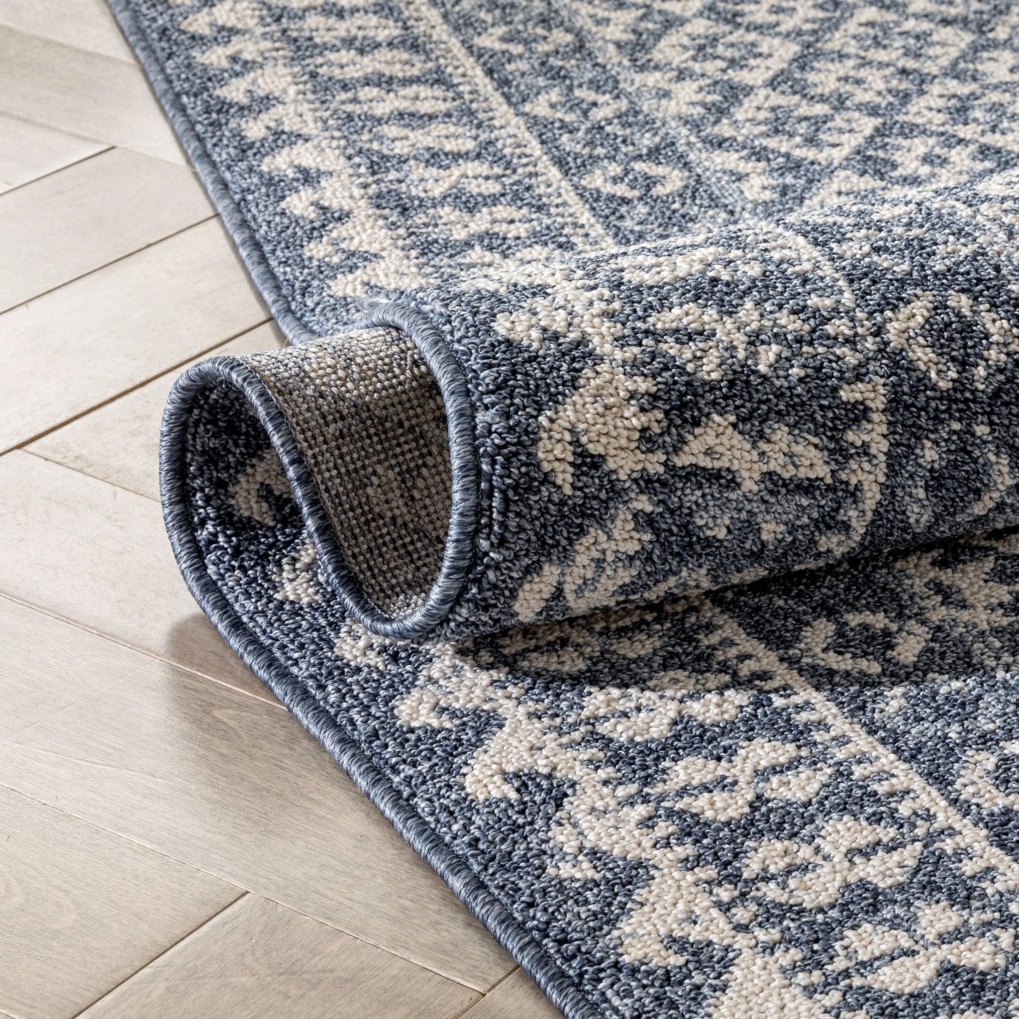 Callista Tribal Trellis Pattern Blue Kilim-Style Rug Well Woven