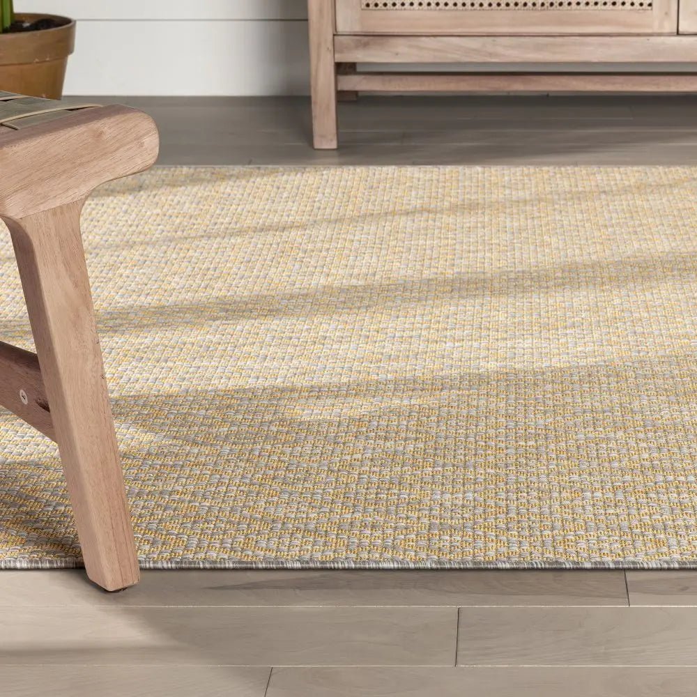 Sienna Modern Solid Pattern Yellow 5'3" x 7'3" Flat-Weave Indoor/Outdoor Rug Well Woven
