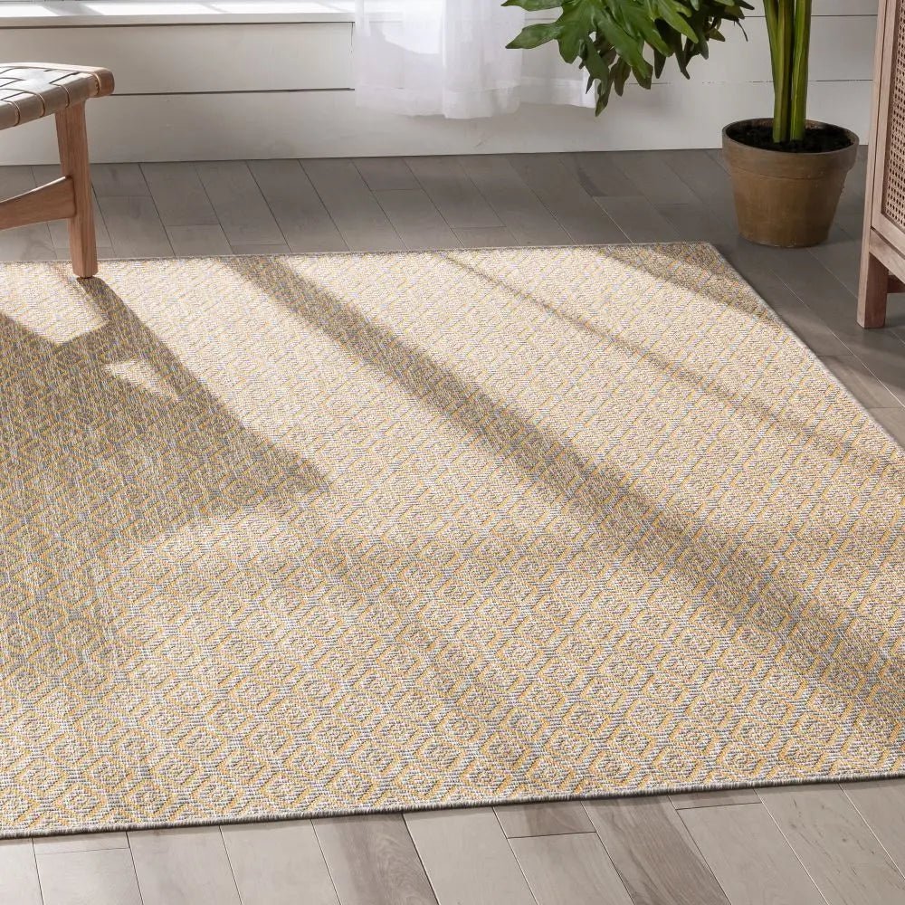 Sienna Modern Solid Pattern Yellow 5'3" x 7'3" Flat-Weave Indoor/Outdoor Rug Well Woven